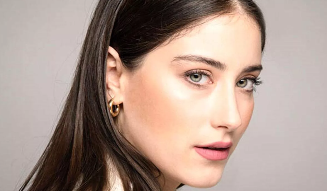 Hazal Kaya Saç Rengi